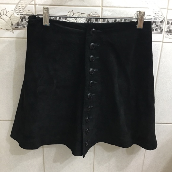 Genuine leather skirt size small - Picture 2 of 4